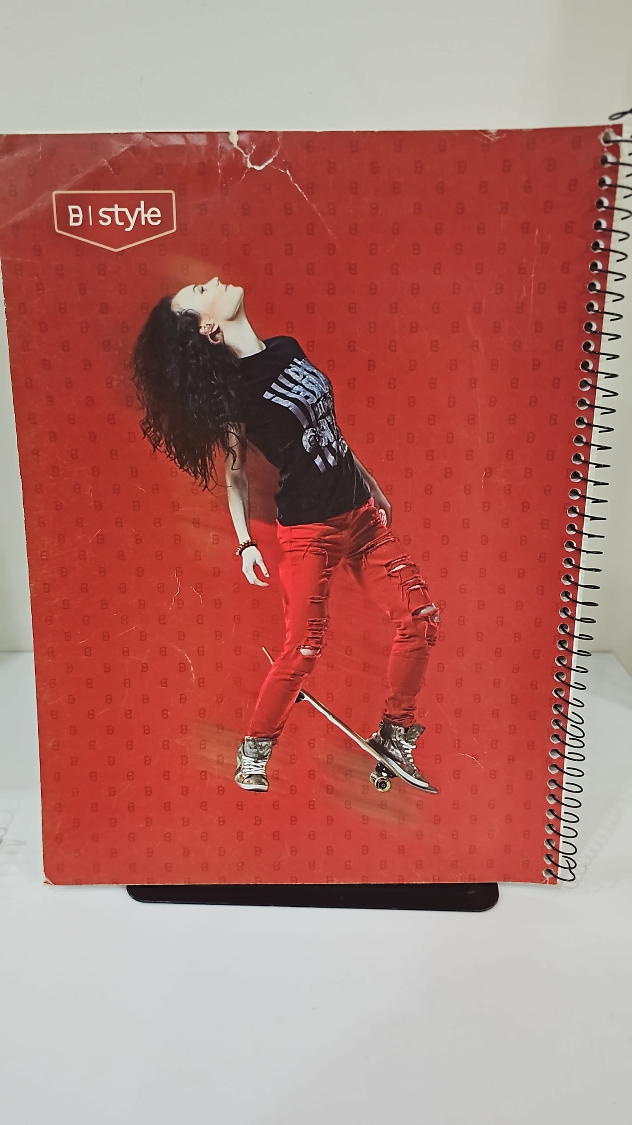 Girl Red Cover - Copybook - A4 - 1 Subject - Spiral Bound Paperback - Single Line (Arabic) - 72 Pages - Opens to the Right