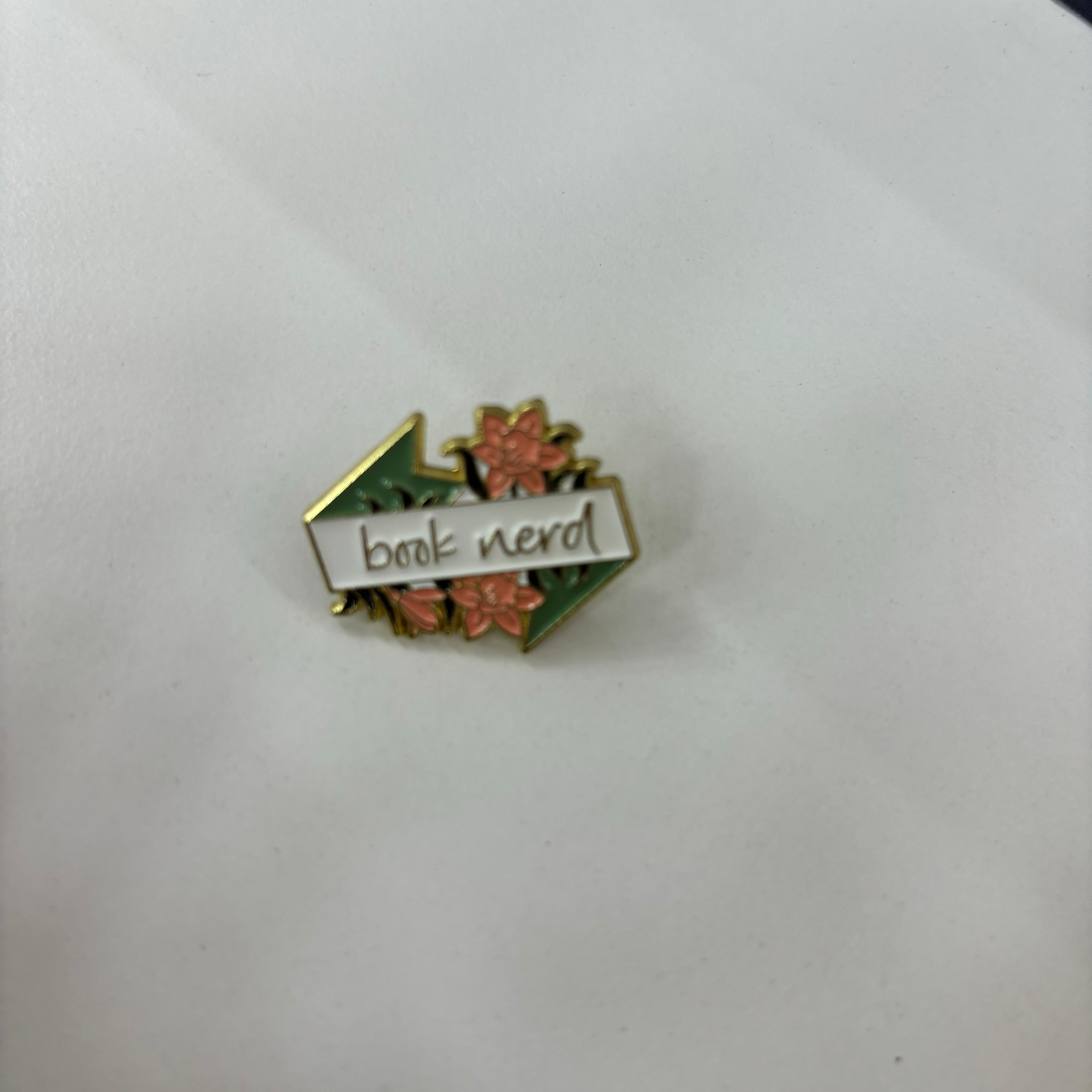 Book Nerd Enamil Pin